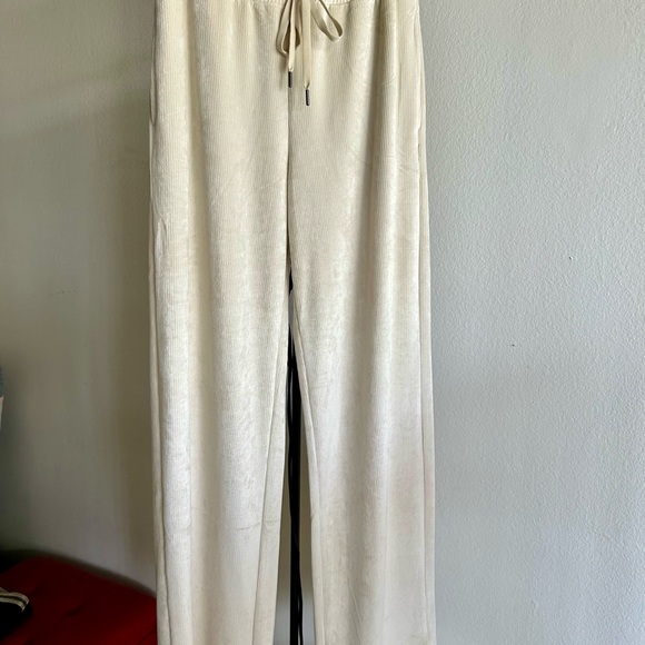 Vuori Cream Wide-Leg Drawstring Pants - Picture 11 of 11